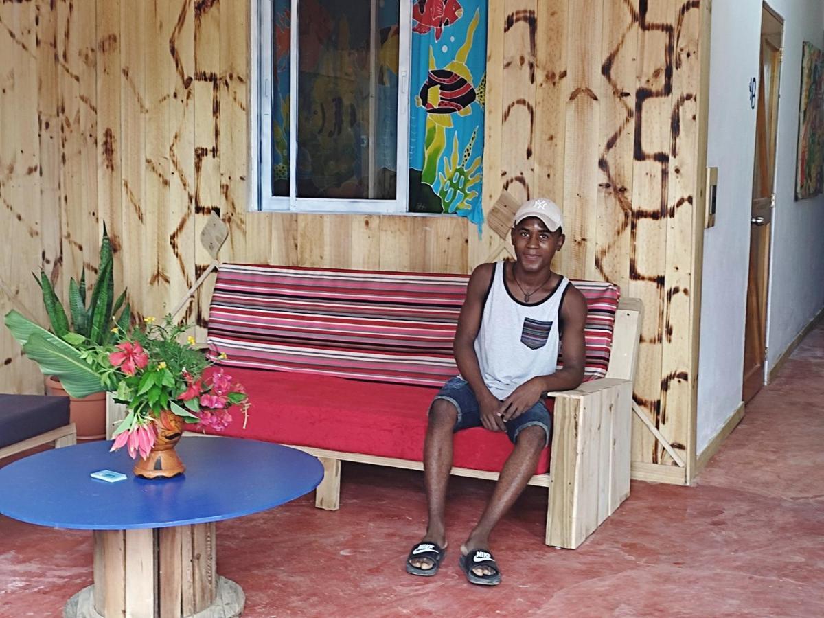 Hostel La Ballena Backpacker Las Galeras Exterior photo