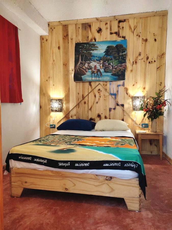 Hostel La Ballena Backpacker Las Galeras Exterior photo