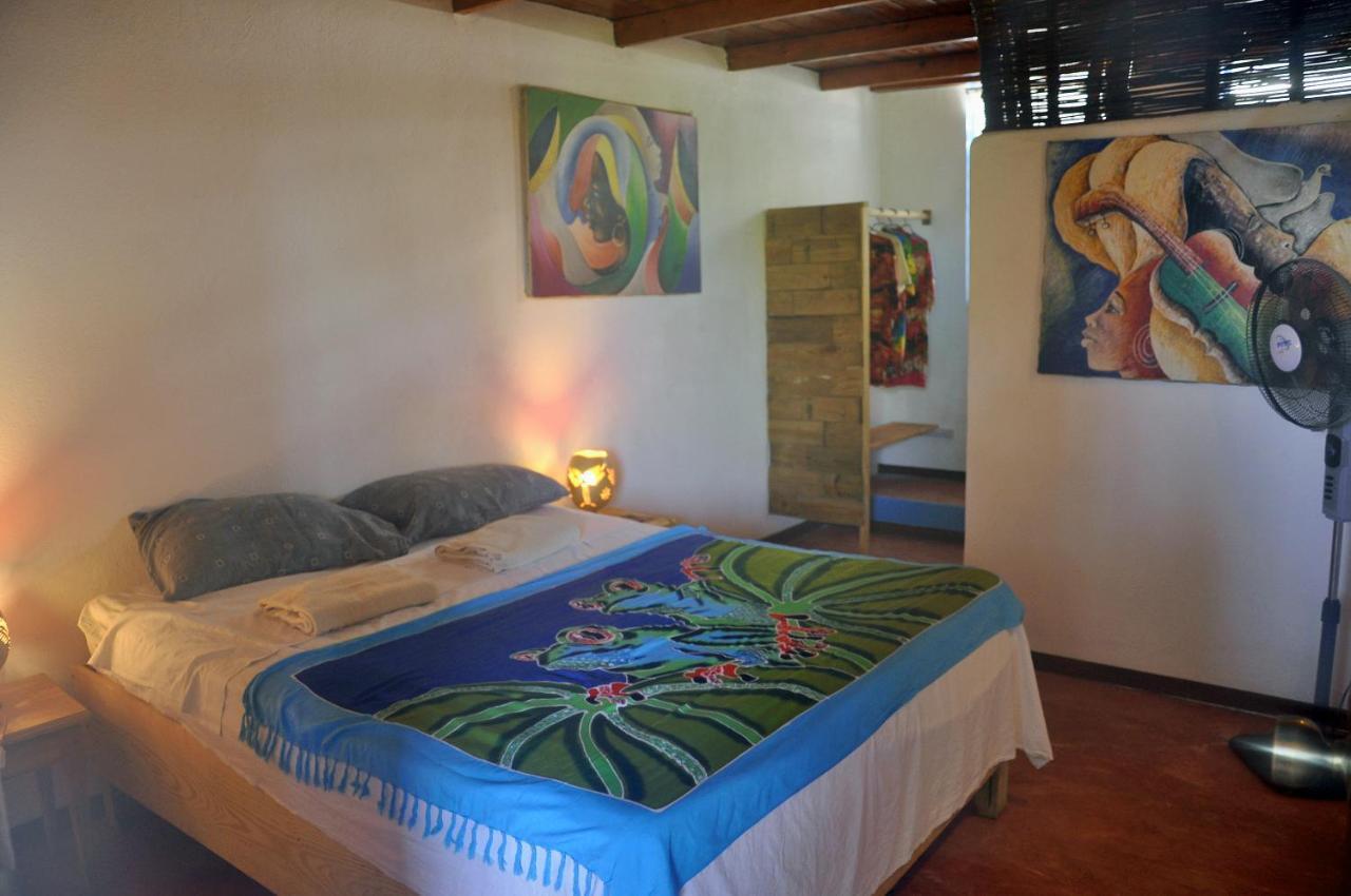 Hostel La Ballena Backpacker Las Galeras Exterior photo