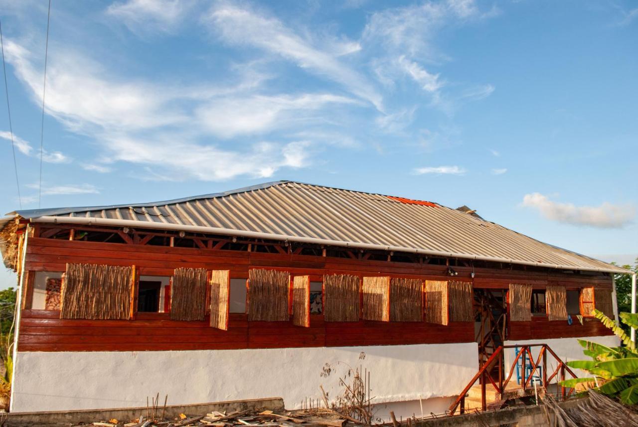 Hostel La Ballena Backpacker Las Galeras Exterior photo